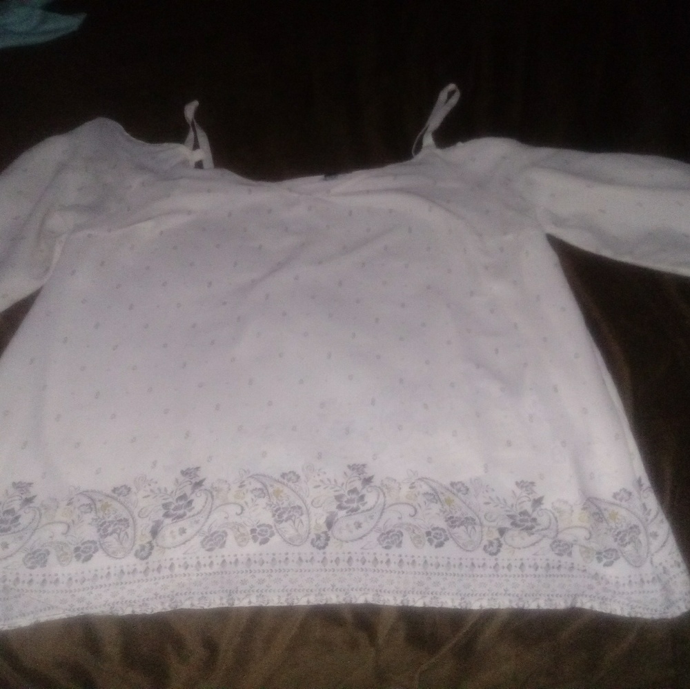 Cold shoulder top